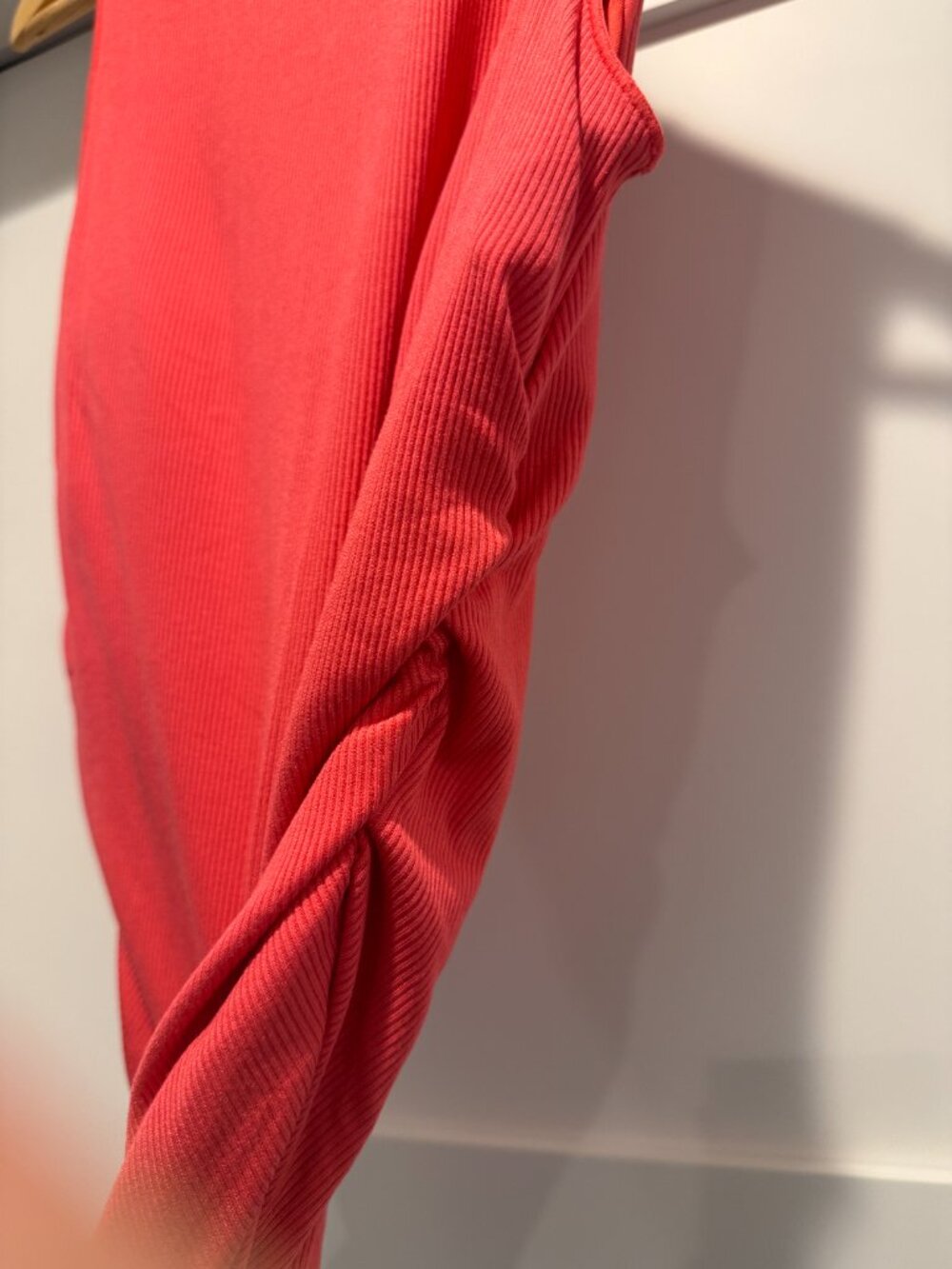 Alo Ribbed En Pointe Tank - Picture 5 of 8